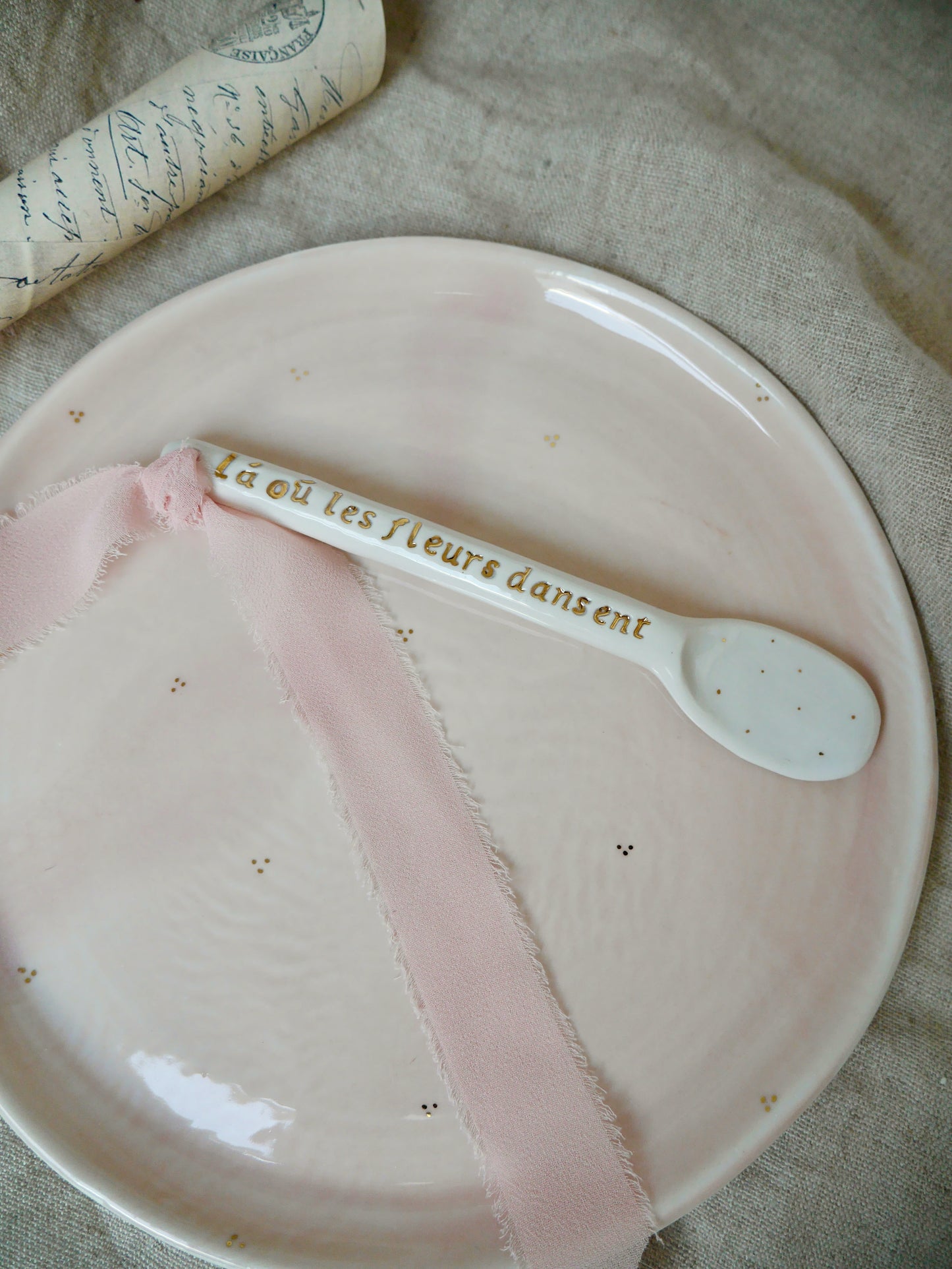 Petite Cuillère en Porcelaine