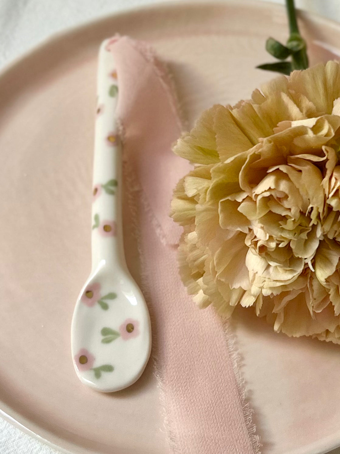 Petite Cuillère en Porcelaine