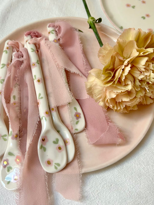 Petite Cuillère en Porcelaine
